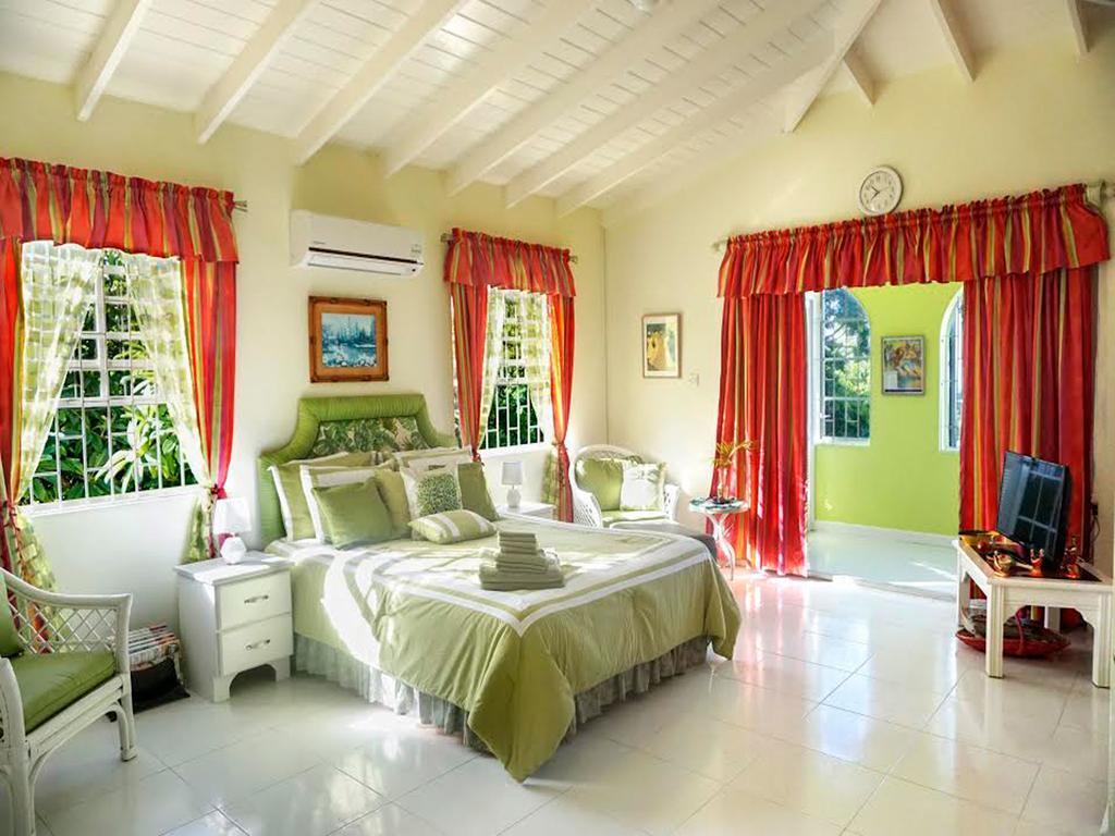 Appartamento Spectacular Ocean View Retreat Saint James Esterno foto